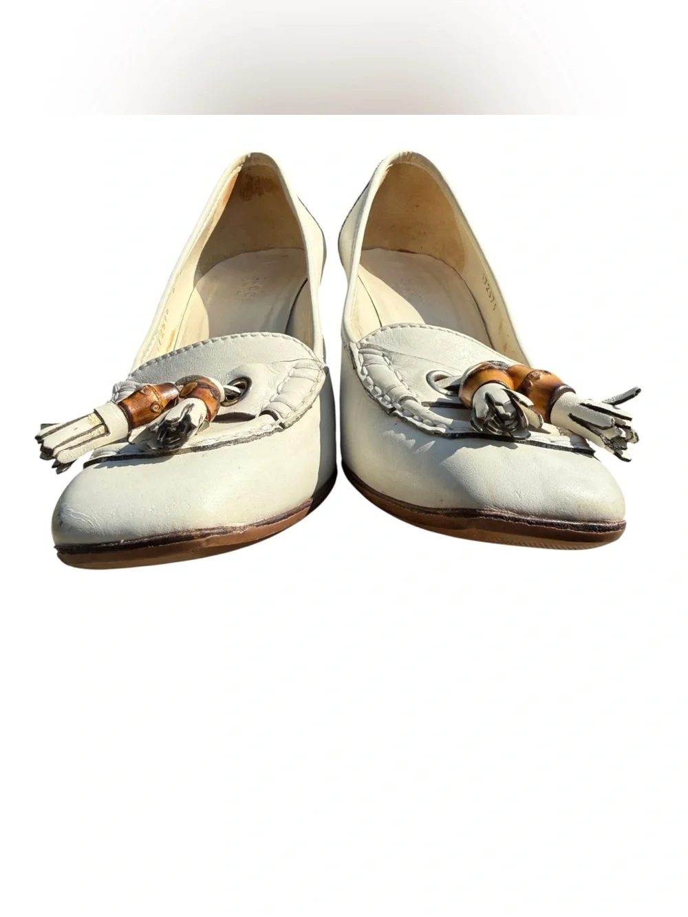 Gucci Vintage White Leather Bamboo Tassel Loafer Pumps Heels 8B Italy Y2K Luxury
